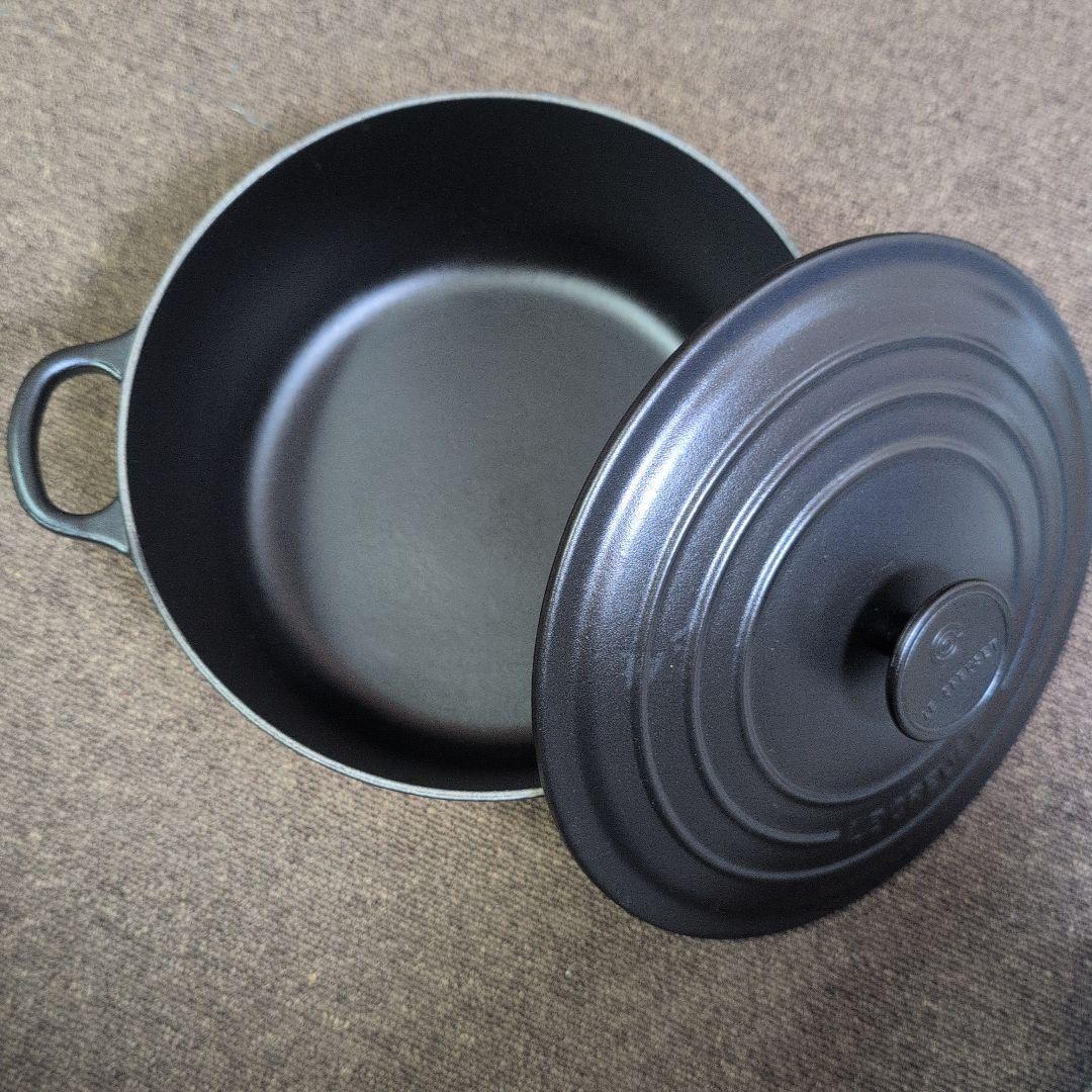 LE CREUSET 鋳鉄 両手鍋 24cm 蓋付き