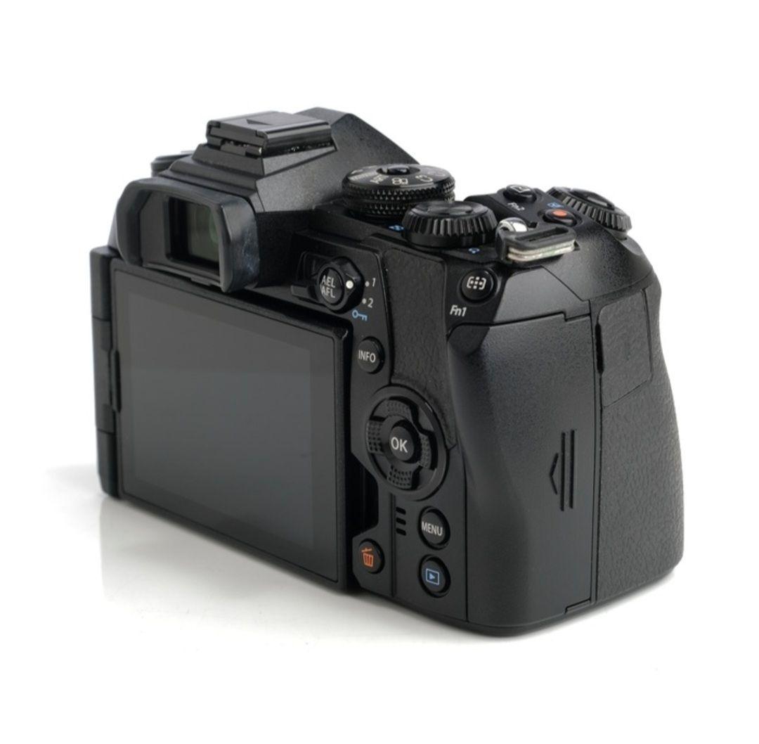 オリンパス OM-D E-M1 Mark II 元箱 取説 付属品殆ど未使用品