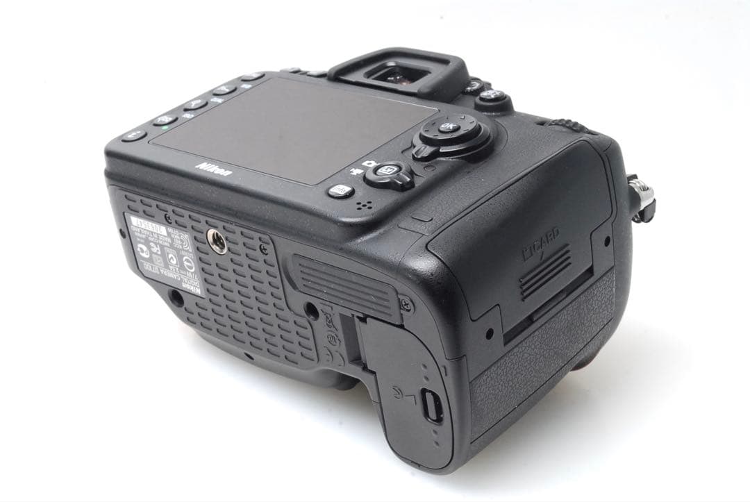 ✨高速連射✨Nikon D7100✨ダブルレンズ✨6400ショット✨超望遠✨