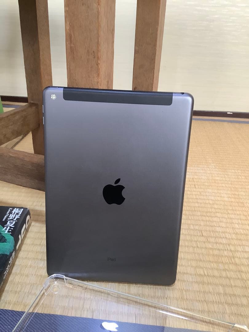 iPad セルラー＋Wi-Fiモデル　美品　第8世代10.2インチ 32GB