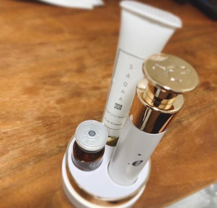 【Natura(ナトゥーラ)+salon】.e(ドットイー)【目元専用美眼器】