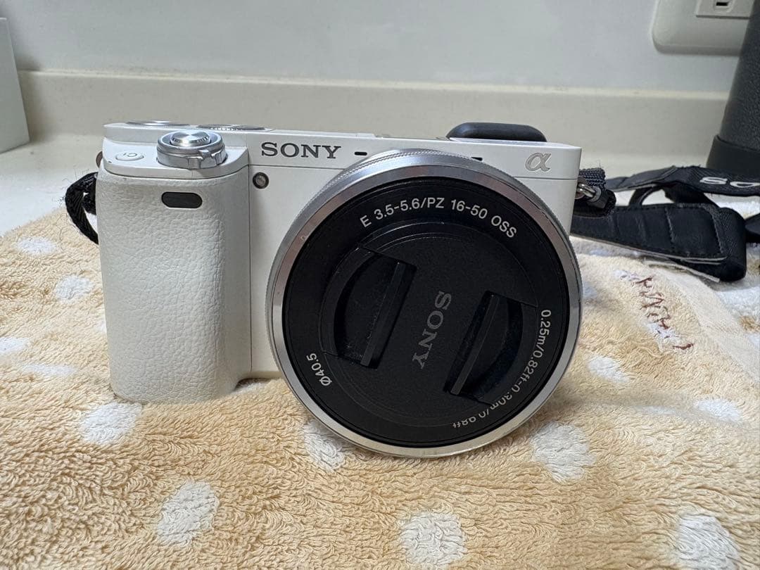 SONY α 6000 ミラーレス一眼　値下不可