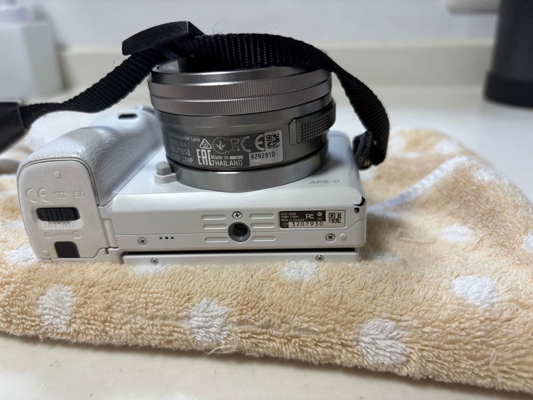 SONY α 6000 ミラーレス一眼　値下不可