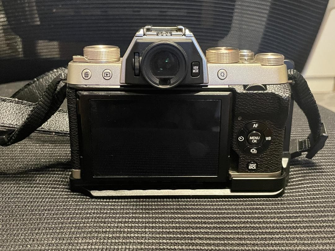 FUJI FILM X-T100 DARK SILVER 自撮り Wi-Fi対応