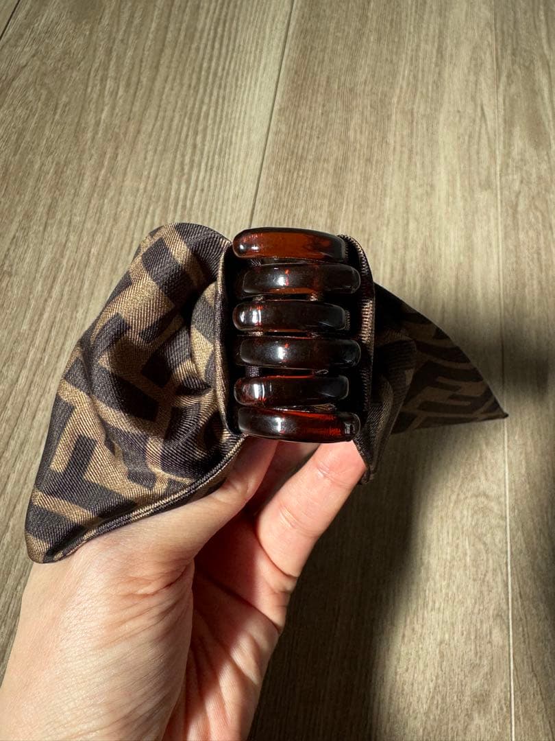 FENDI ヘアアクセサリー ブラウン/ブラッククリップ✨✨美品✨✨