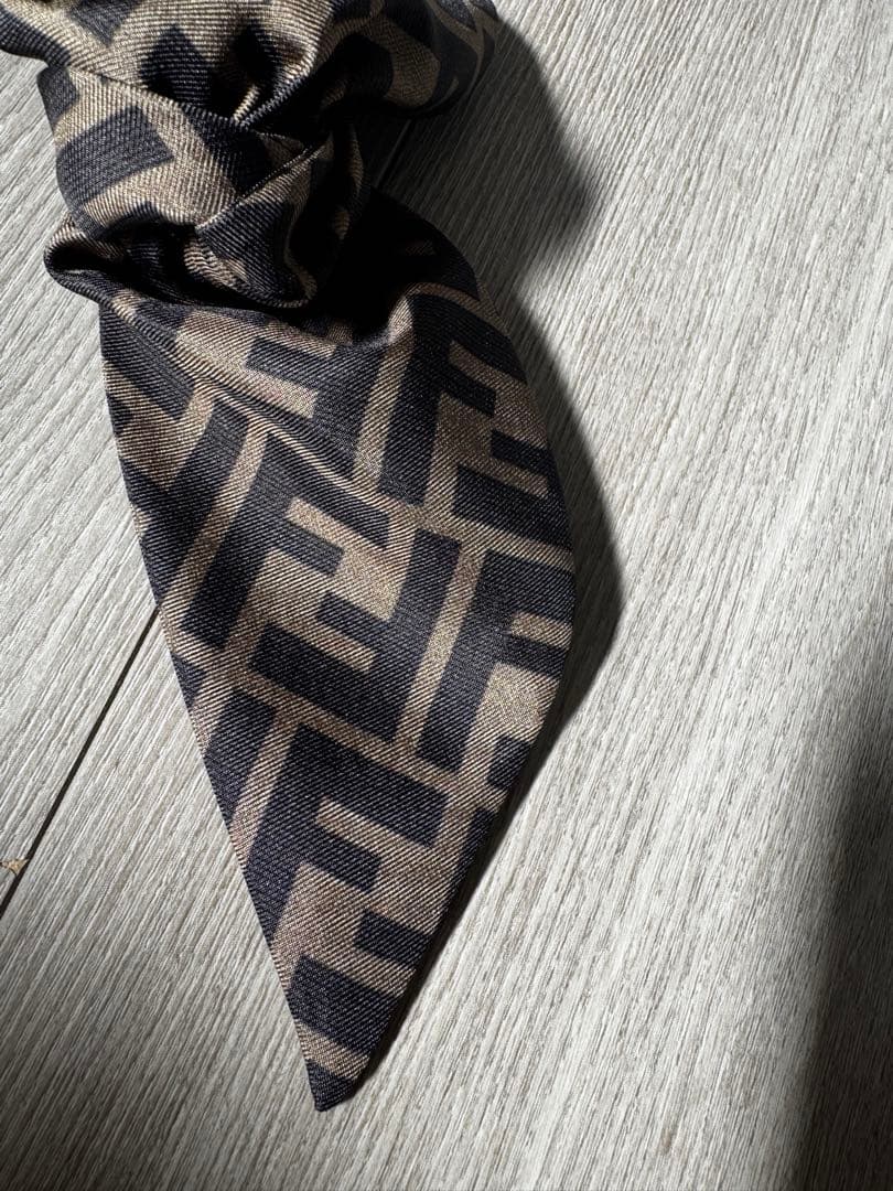 FENDI ヘアアクセサリー ブラウン/ブラッククリップ✨✨美品✨✨