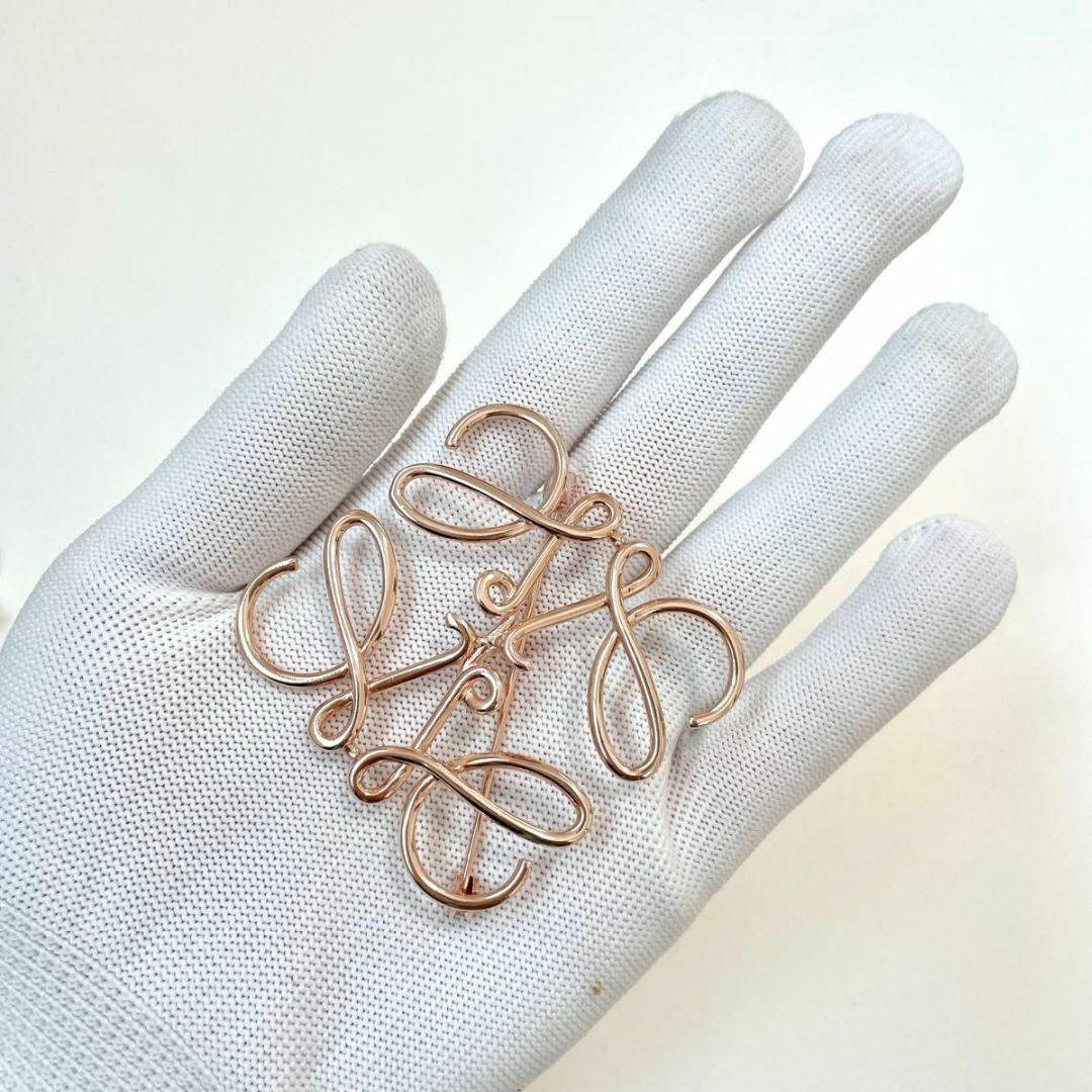 ロエベ ブローチ Anagram brooch in l ロゴ ゴールド
