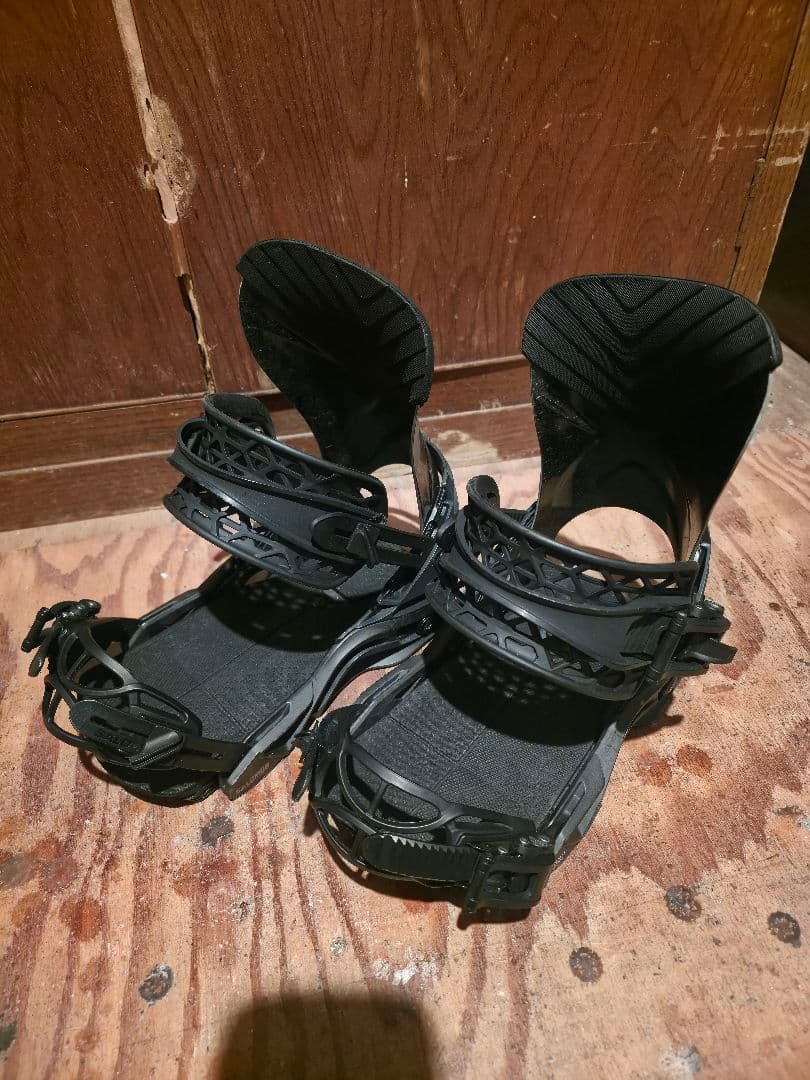 SALOMON QUANTUM CARBON Mサイズ