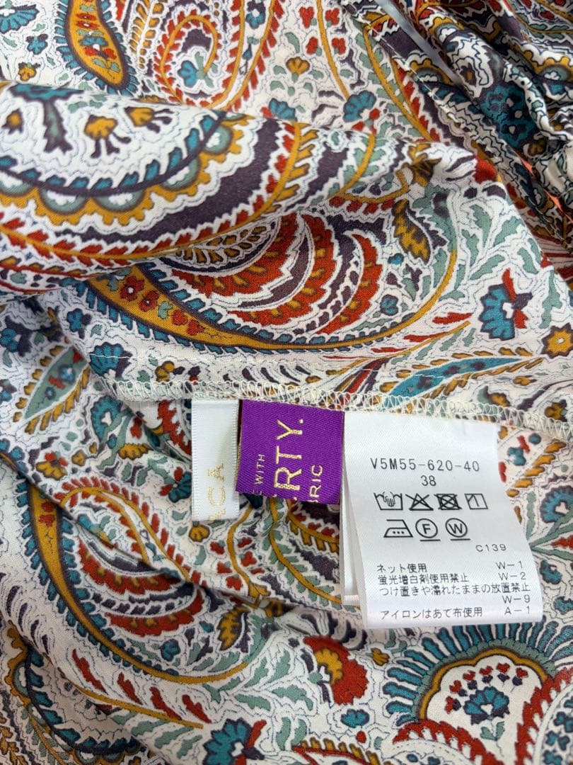 AMACA 三陽商会　リバティ柄ブラウス