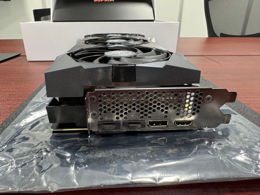 GeForce RTX 3080 Ti SUPRIM X 本体