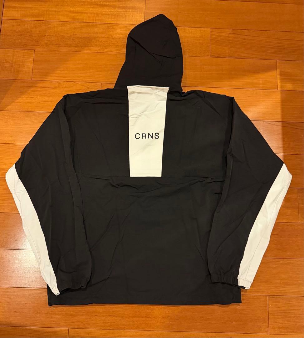 CRONOS クロノス　フード付きウィンドブレーカー 黒と白
