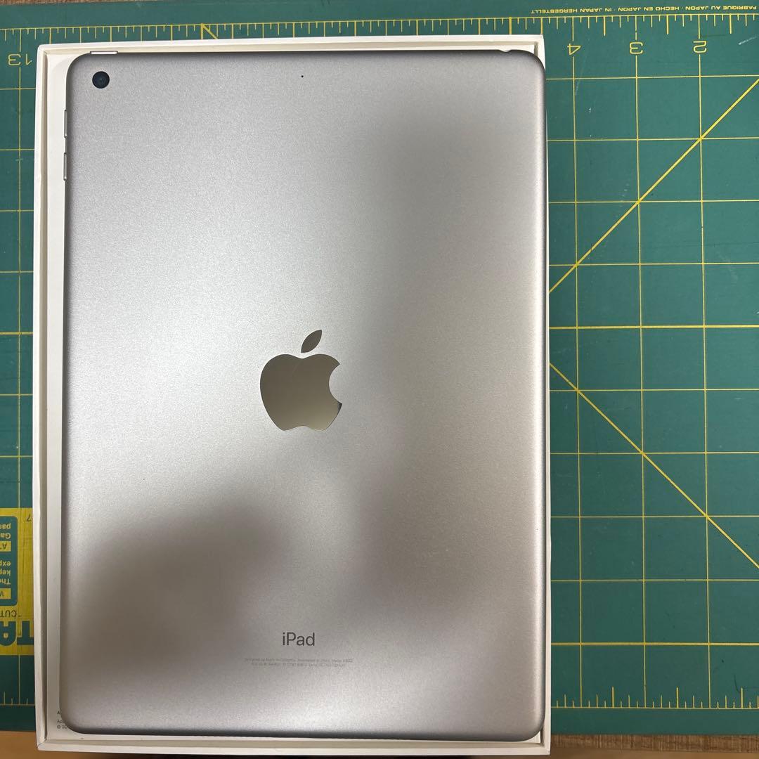 【値下げしました】Apple iPad 第5世代 128GB（シルバー）