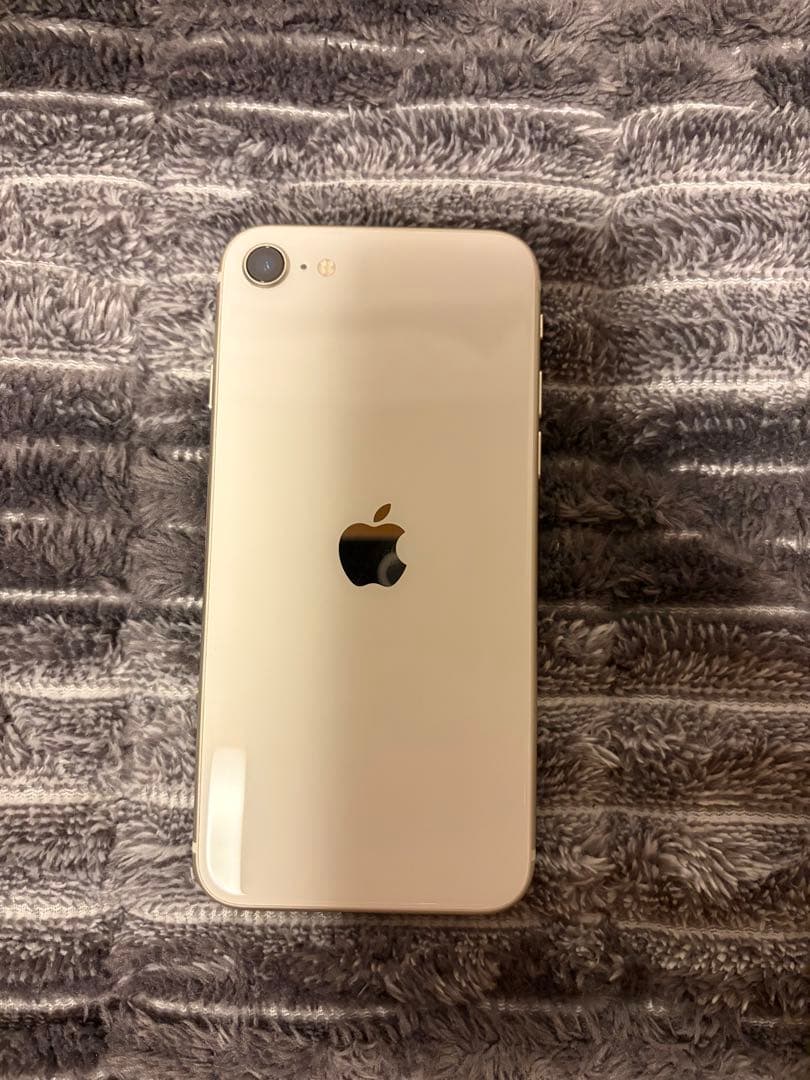 Apple iPhone SE3 シルバー 本体