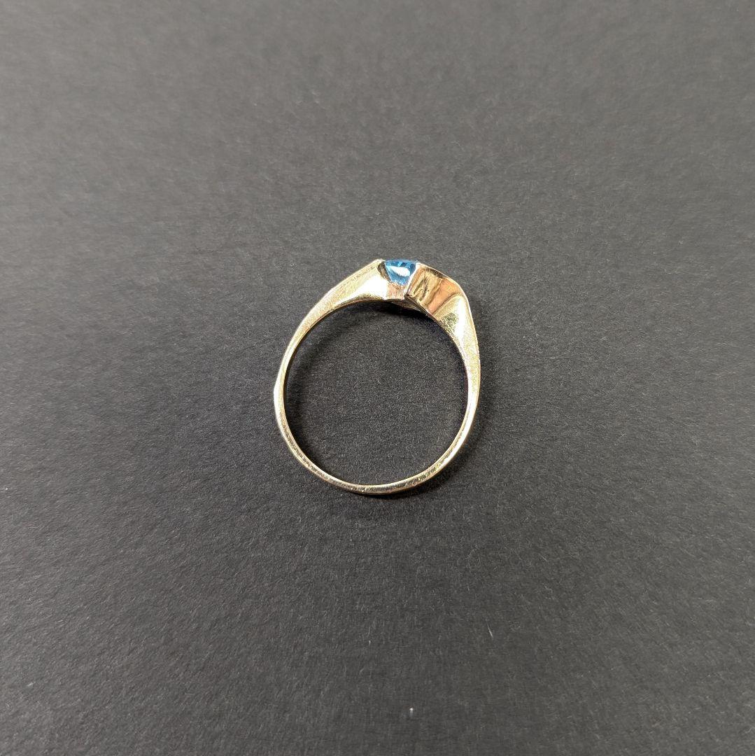 ゴールドとブルートパーズ指輪