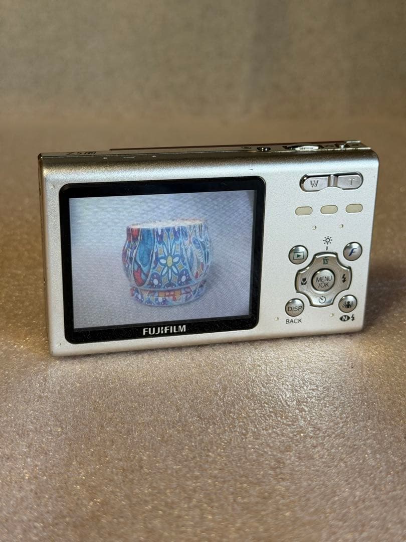 Fujifilm FinePix Z5 ピンク