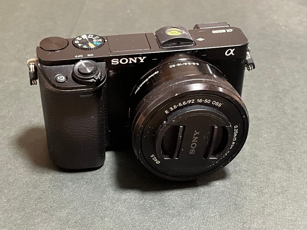 T*i様 SONY α6000 ミラーレス一眼 本体とレンズ付き