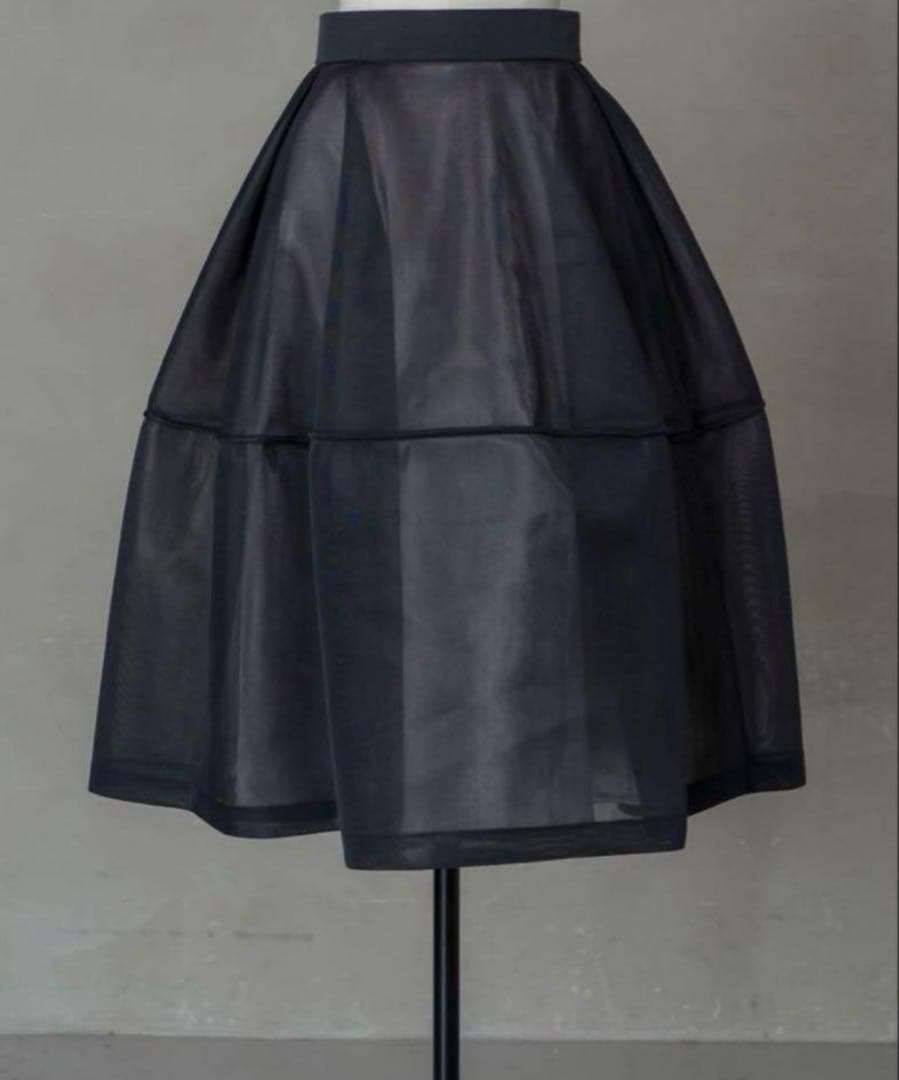 スカート Lig. sheer volume skirt