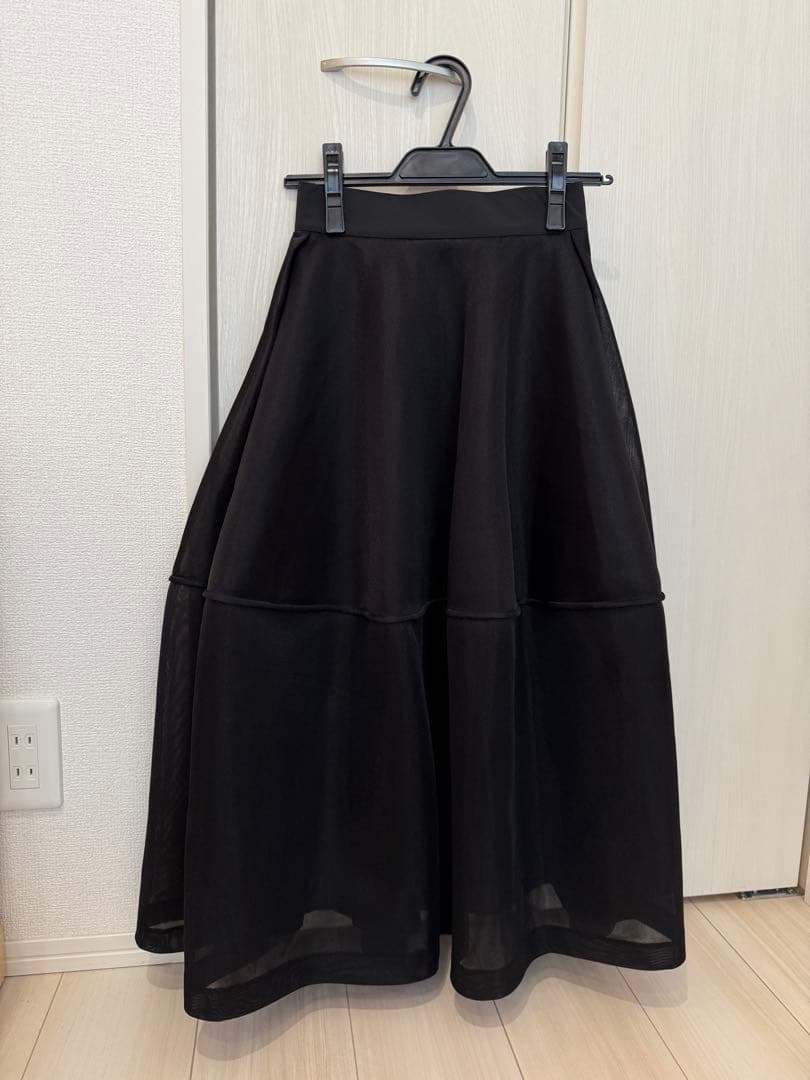 スカート Lig. sheer volume skirt