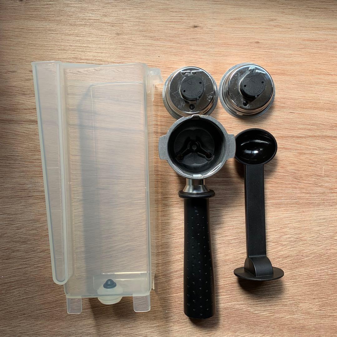 DeLonghi エスプレッソ・カプチーノメーカー　EC235J-BK