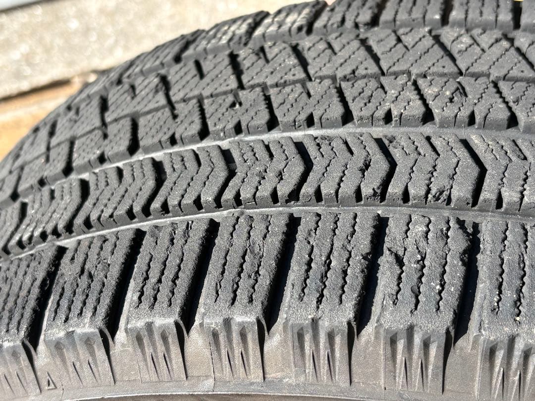 プリウスα　ブリヂストン スタッドレスセット 16インチ 205/60R16