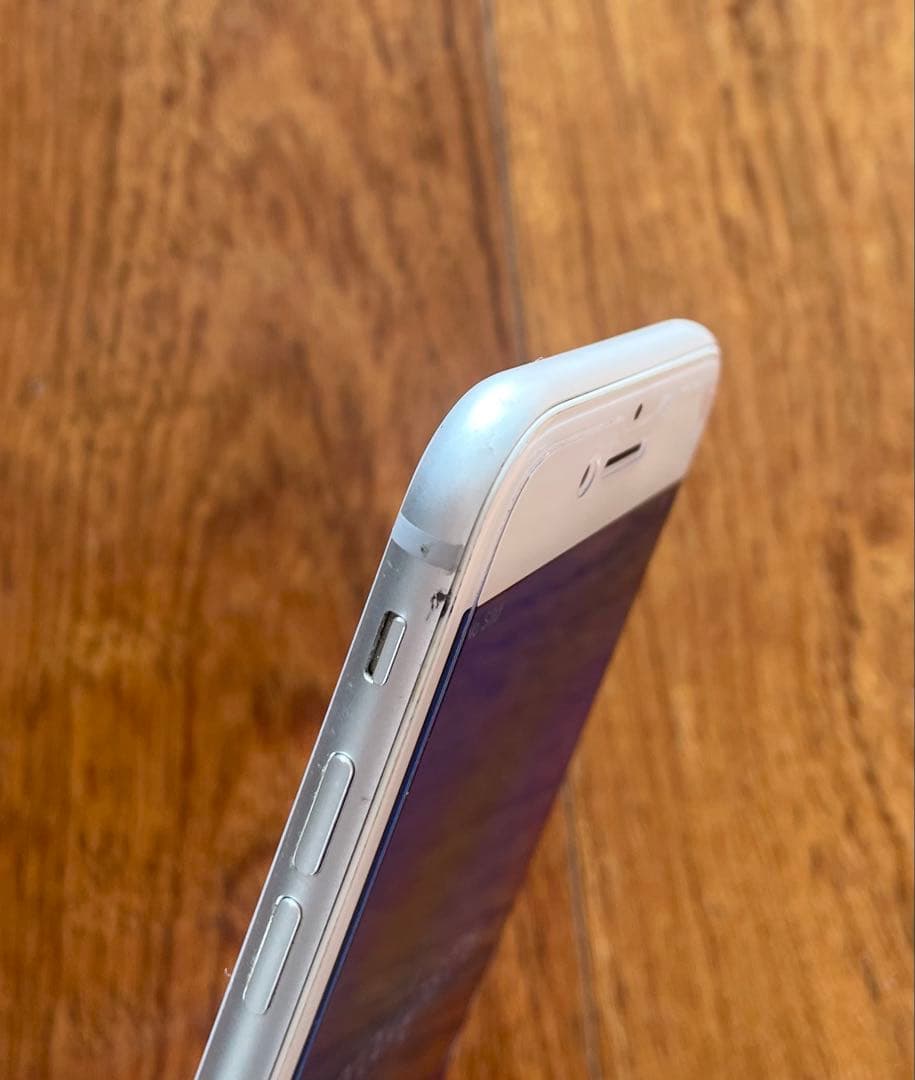 Apple iPhone 8 本体 64GB シルバー