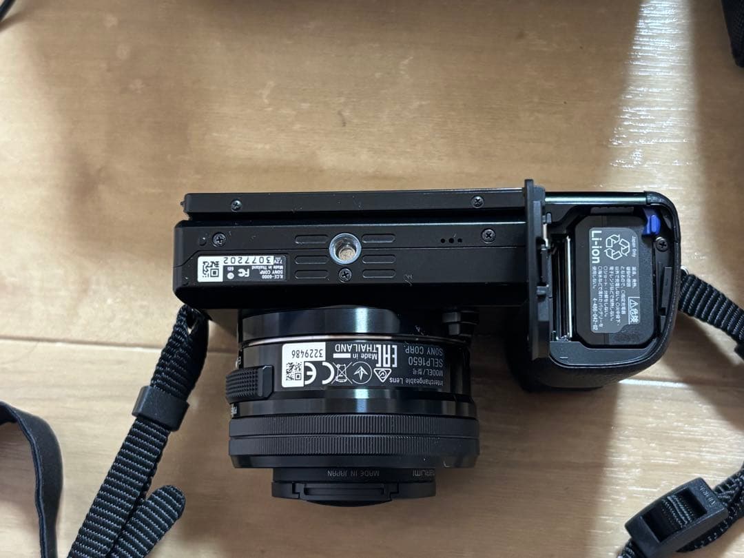 α6000ボディ•レンズ(単焦点レンズ、カメラケース付き)