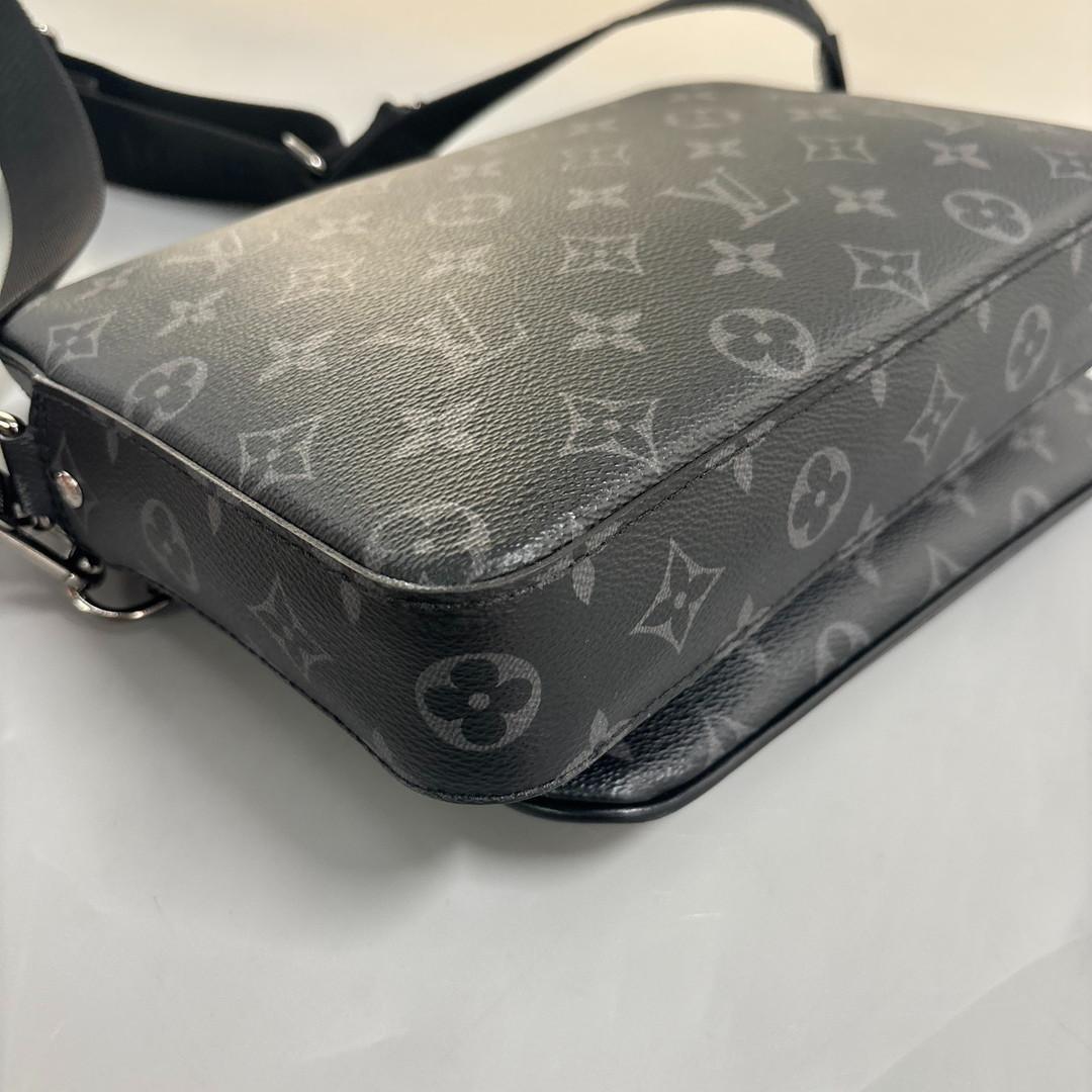 極美品 ルイヴィトン モノグラムエクリプス トリオメッセンジャー メンズ
