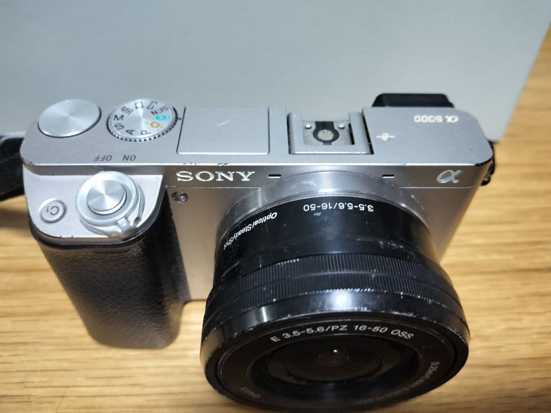 【中古】SONY α6000ミラーレス一眼 、16-50mmレンズ