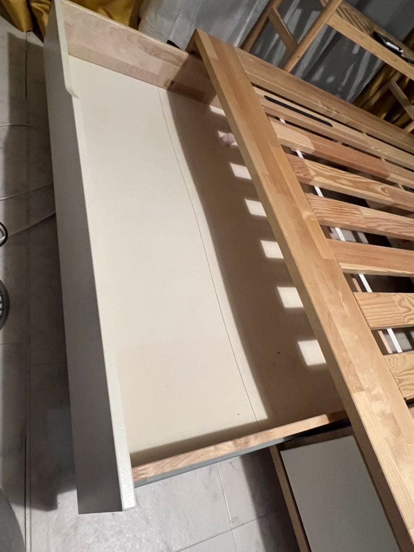 IKEA マンダール　ダブルサイズ　ベッドフレーム　140×200