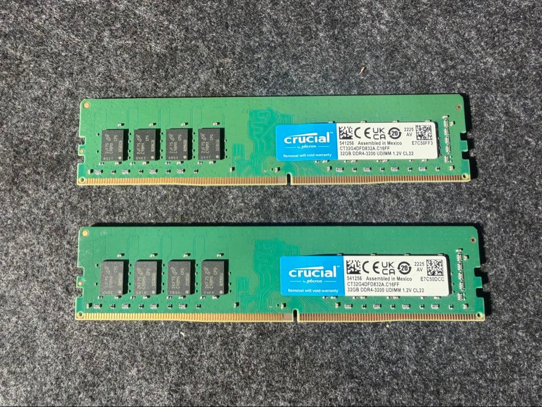（リユース品）CT2K32G4DFD832A 64GB 32GB×2枚組