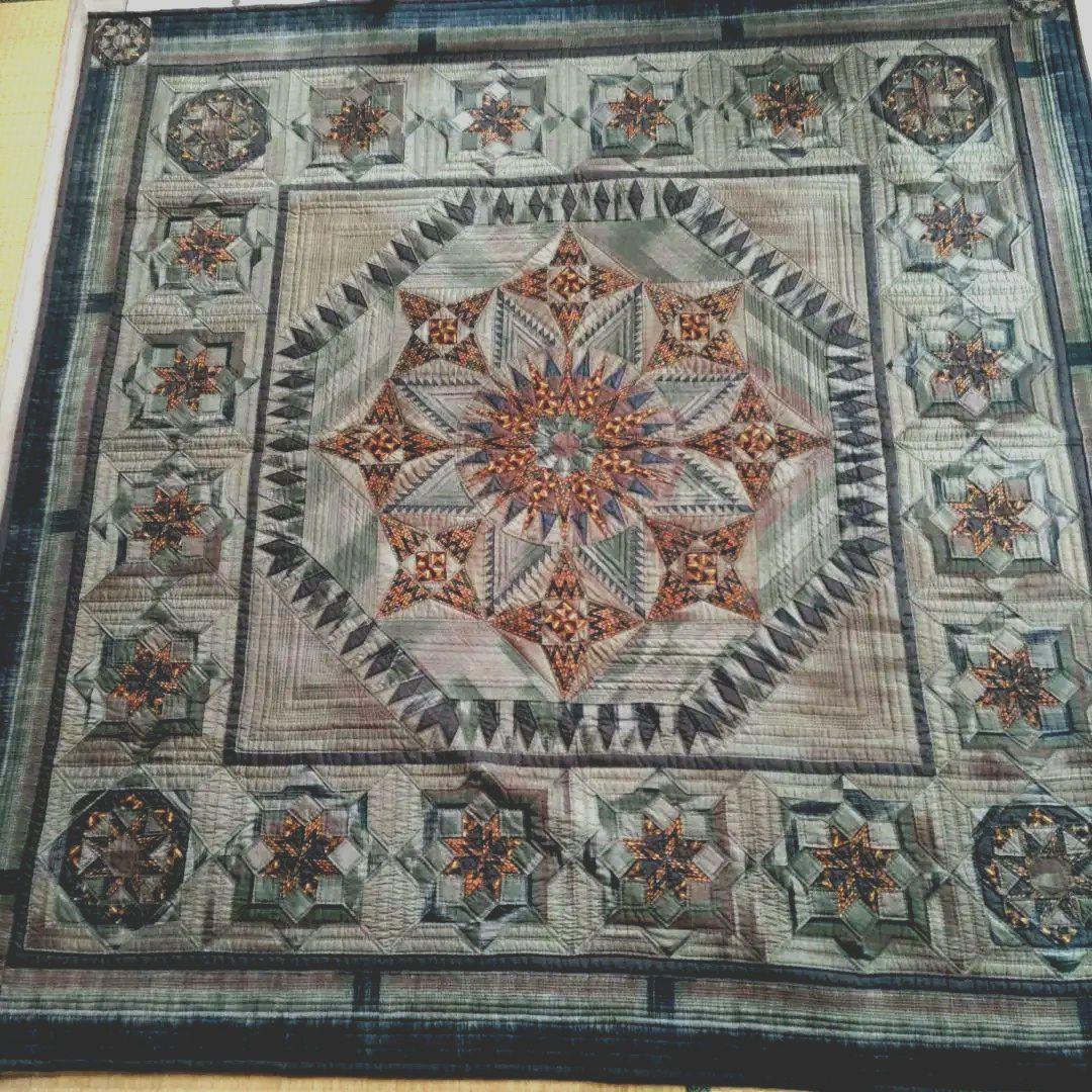 ハンドメイド　パッチワーク　タペストリー