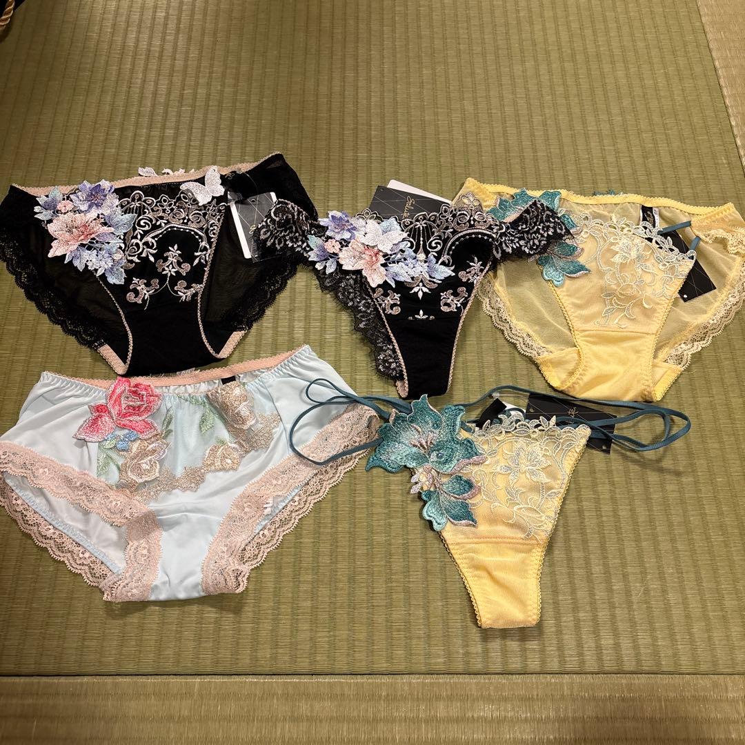 新品　サルート　花柄刺繍ショーツ5枚　キャミソールセット