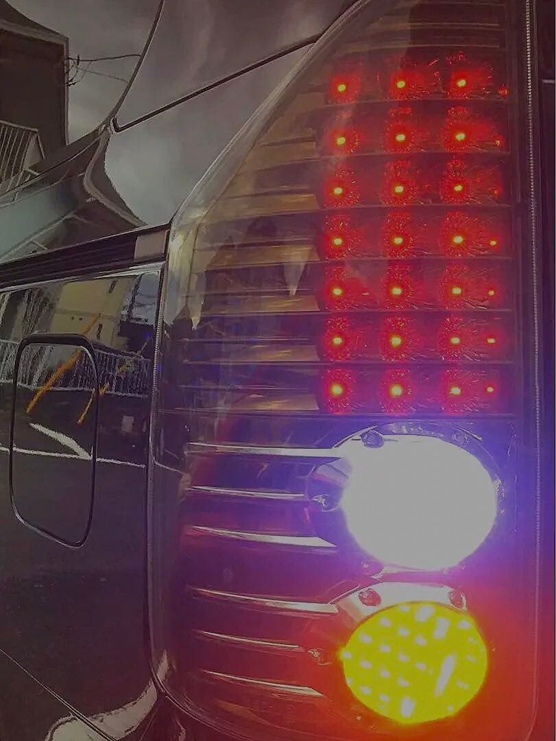【点灯確認済】ZRR70系 VOXY NOAH ヴァレンティ テールランプ