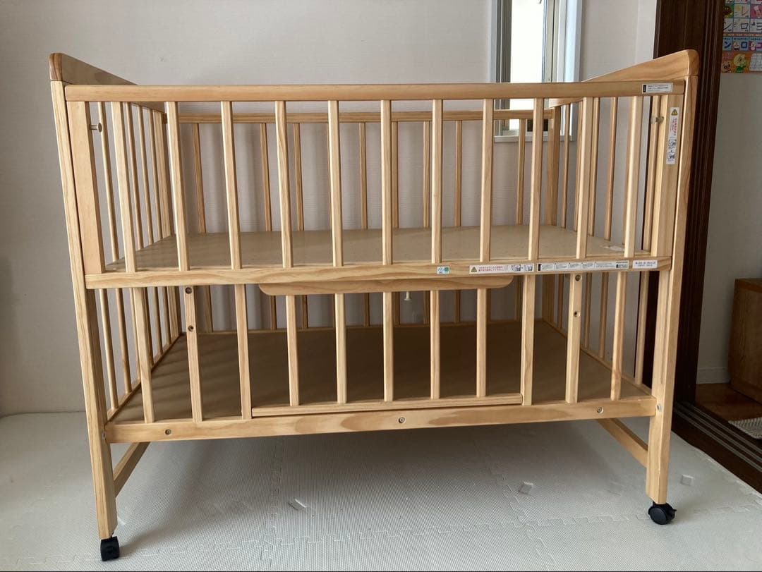 木製ダブルレイヤーベビーベッド