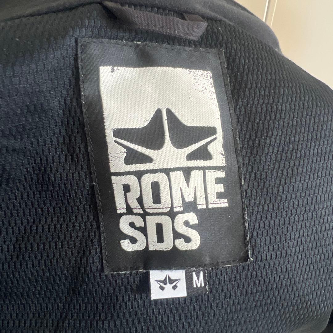 ROME 迷彩柄フード付きジャケット（スノボウェア）