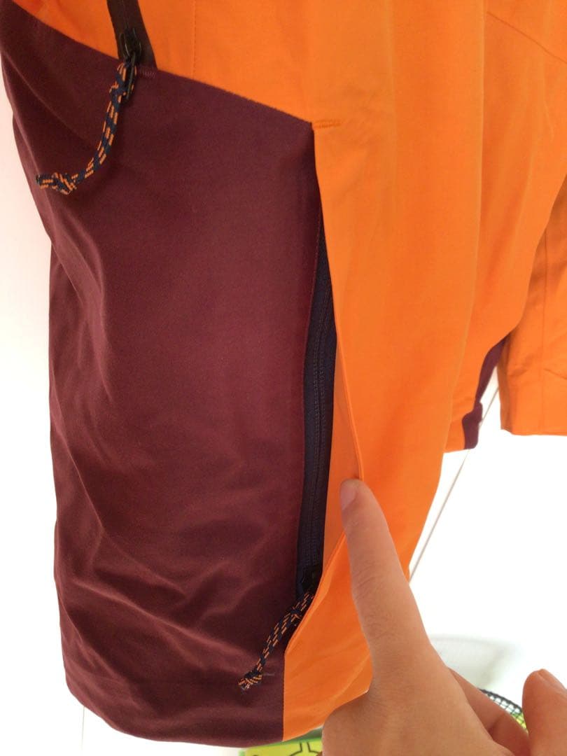 Burton [ak] GORE-TEX ジャケット XS ブランド　人気