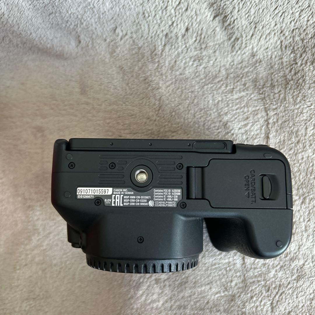 Canon EOS Kiss X9 ブラック　デジタル一眼レフ