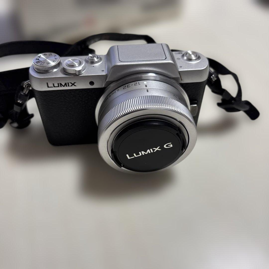 Panasonic DMC-GF7W ミラーレス一眼カメラ