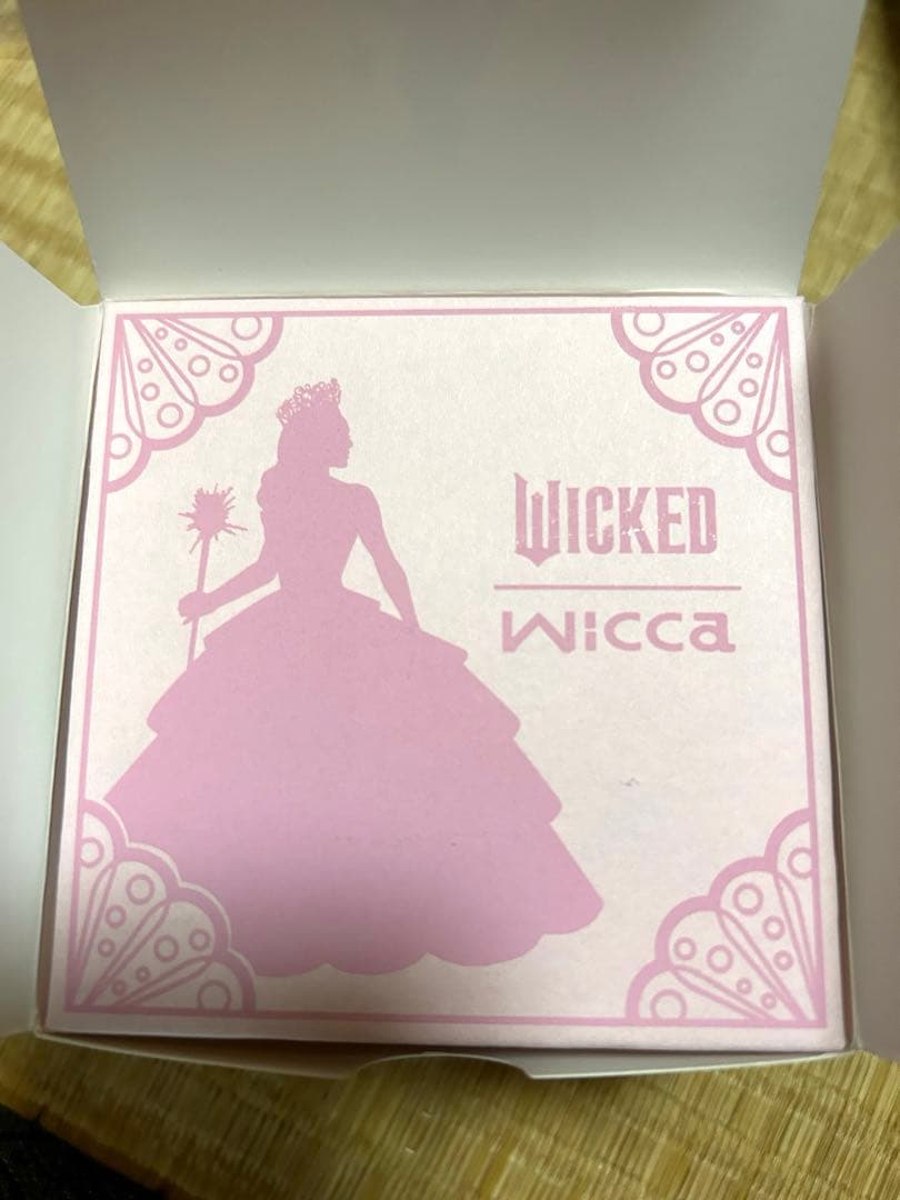 wicca ウィキッド　コラボ　腕時計　グリンダモデル