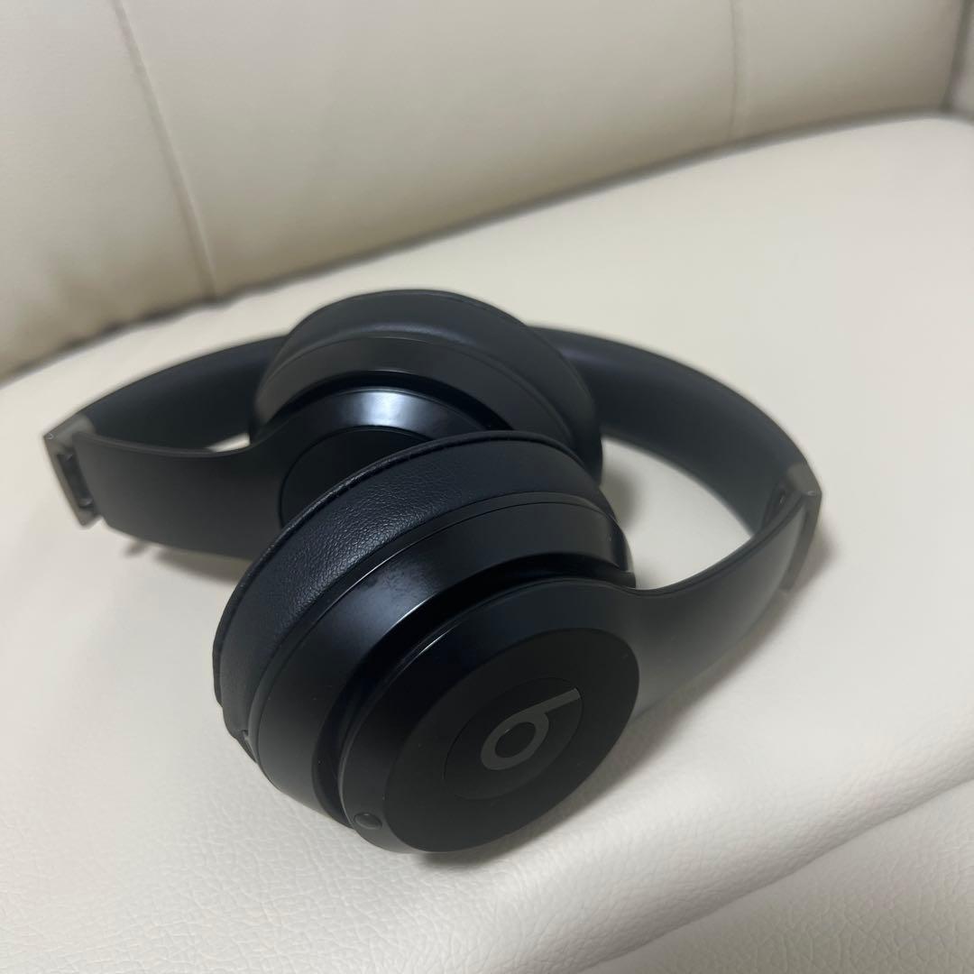 ヘッドホン beats solo 4