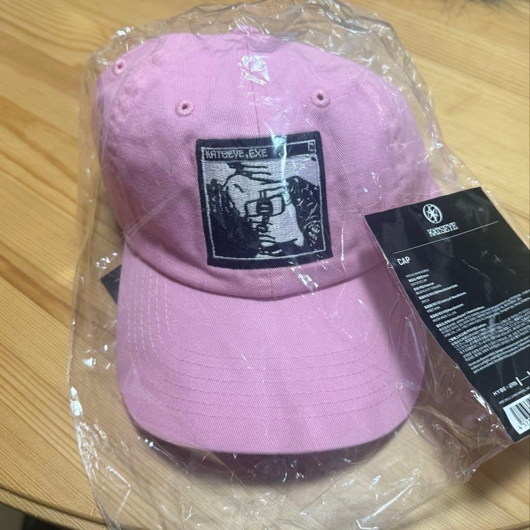 KATSEYE ピンク キャップ