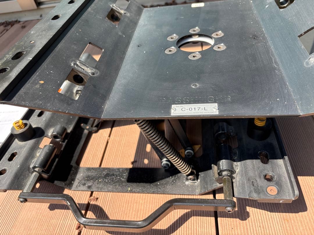 値下げ。ハイエース　スイベルシート　助手席側