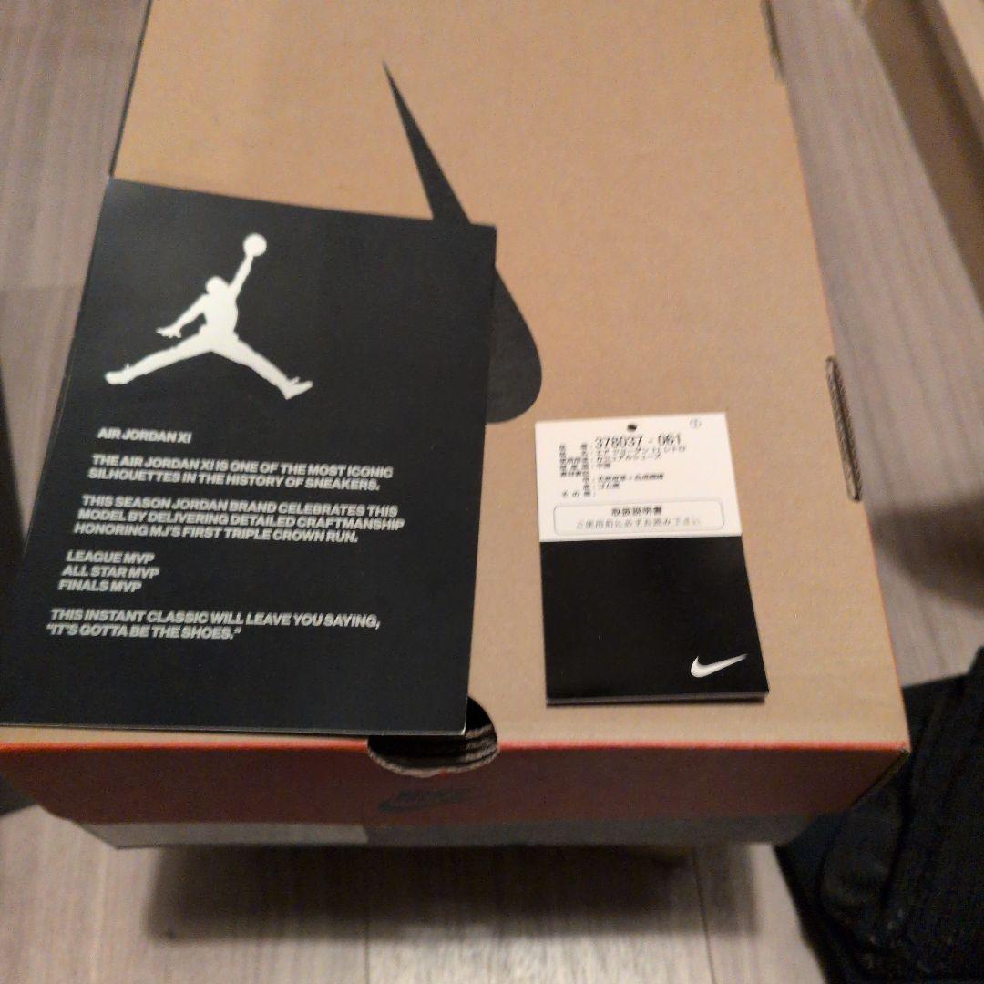 Nike Air Jordan 11 ブラック/レッド 10