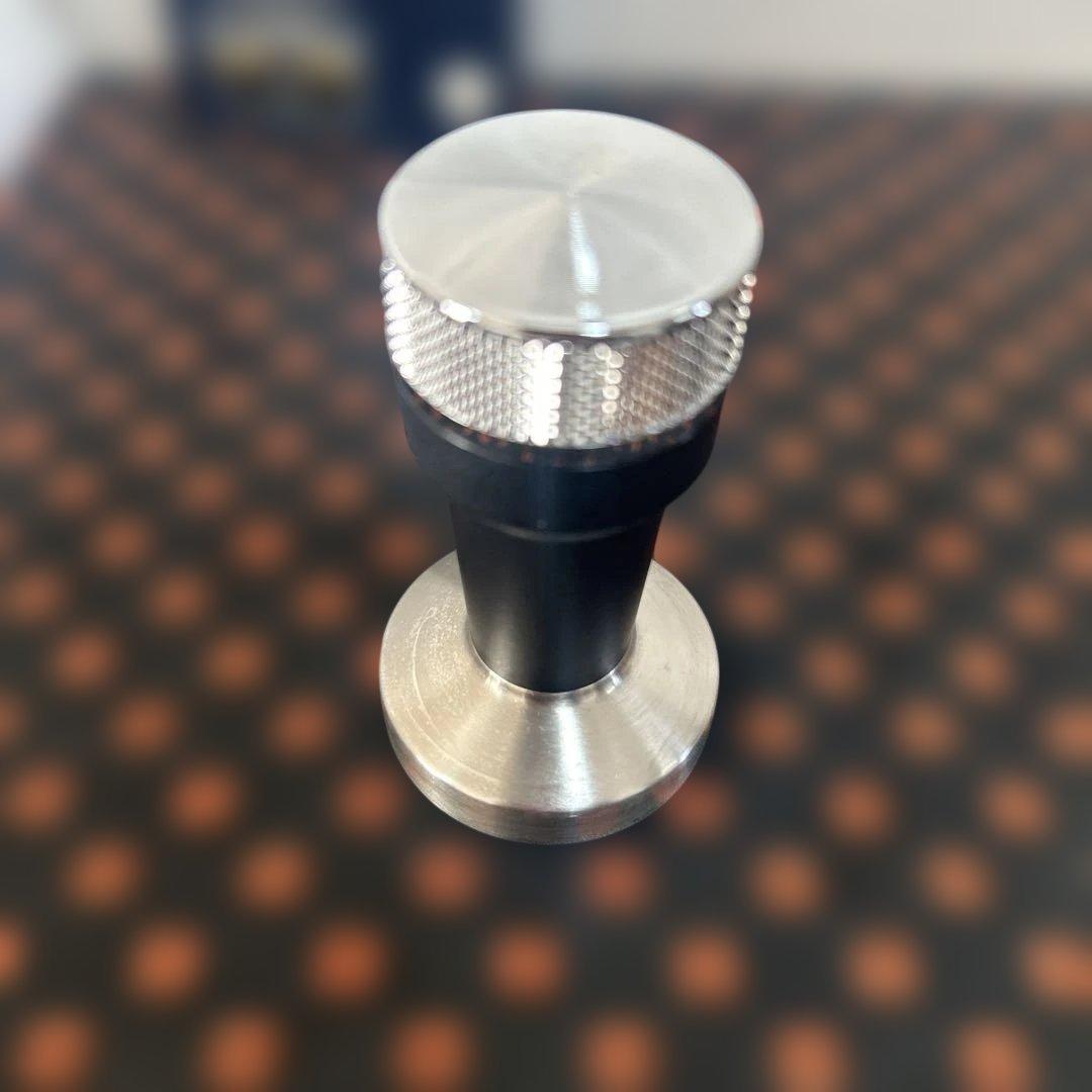 デロンギ　エスプレッソ・カプチーノメーカー デディカ アルテ EC885J