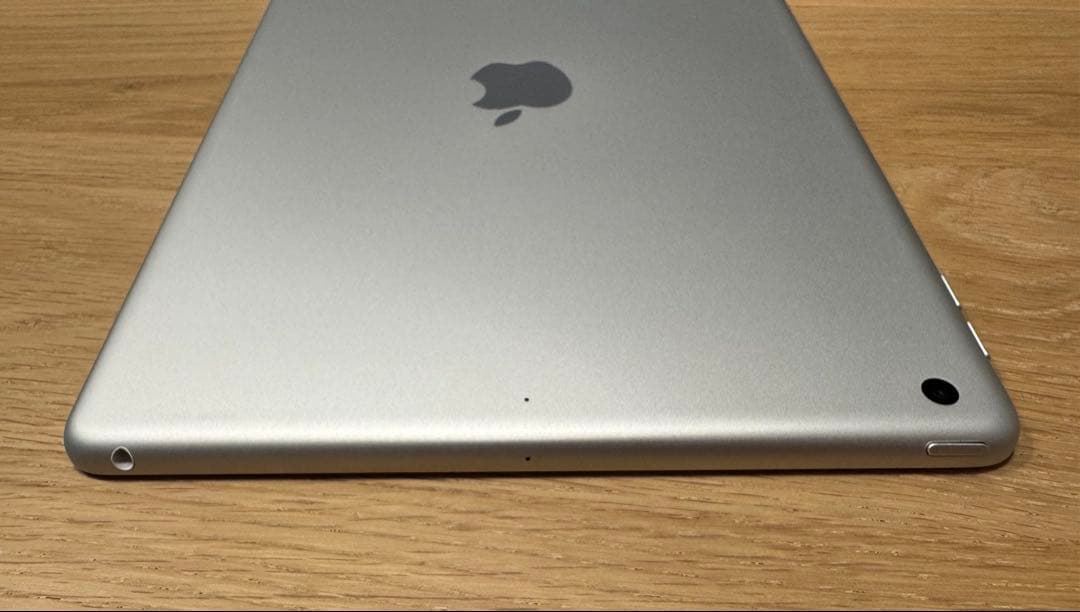 Apple iPad(第9世代) 10.2インチ Wi-Fiモデル　シルバー