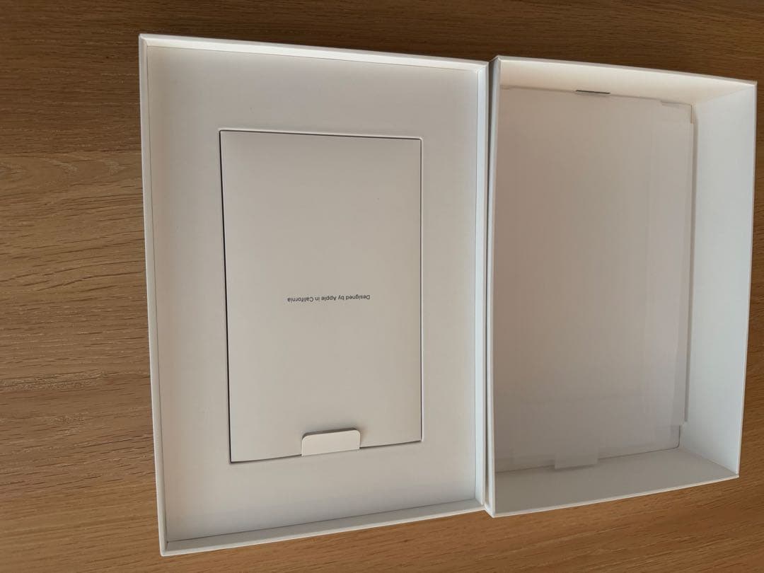 Apple iPad(第9世代) 10.2インチ Wi-Fiモデル　シルバー