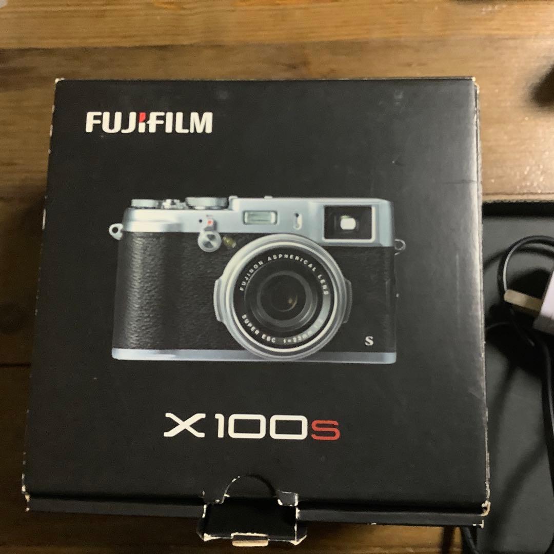 最終価格です。富士フィルム　X100 付属品多数あり！