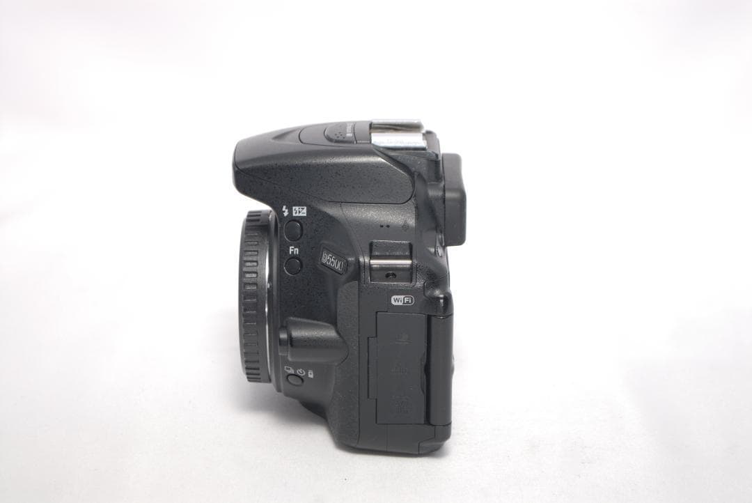 ✨超望遠で遠くの撮影に✨高性能✨Wi-Fi搭載✨Nikon D5500 Wレンズ