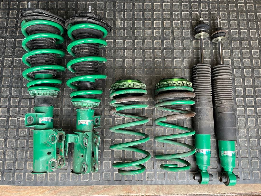 ゆ*様 テイン プリウスα 40 ストリート ベイシスZ 車高調