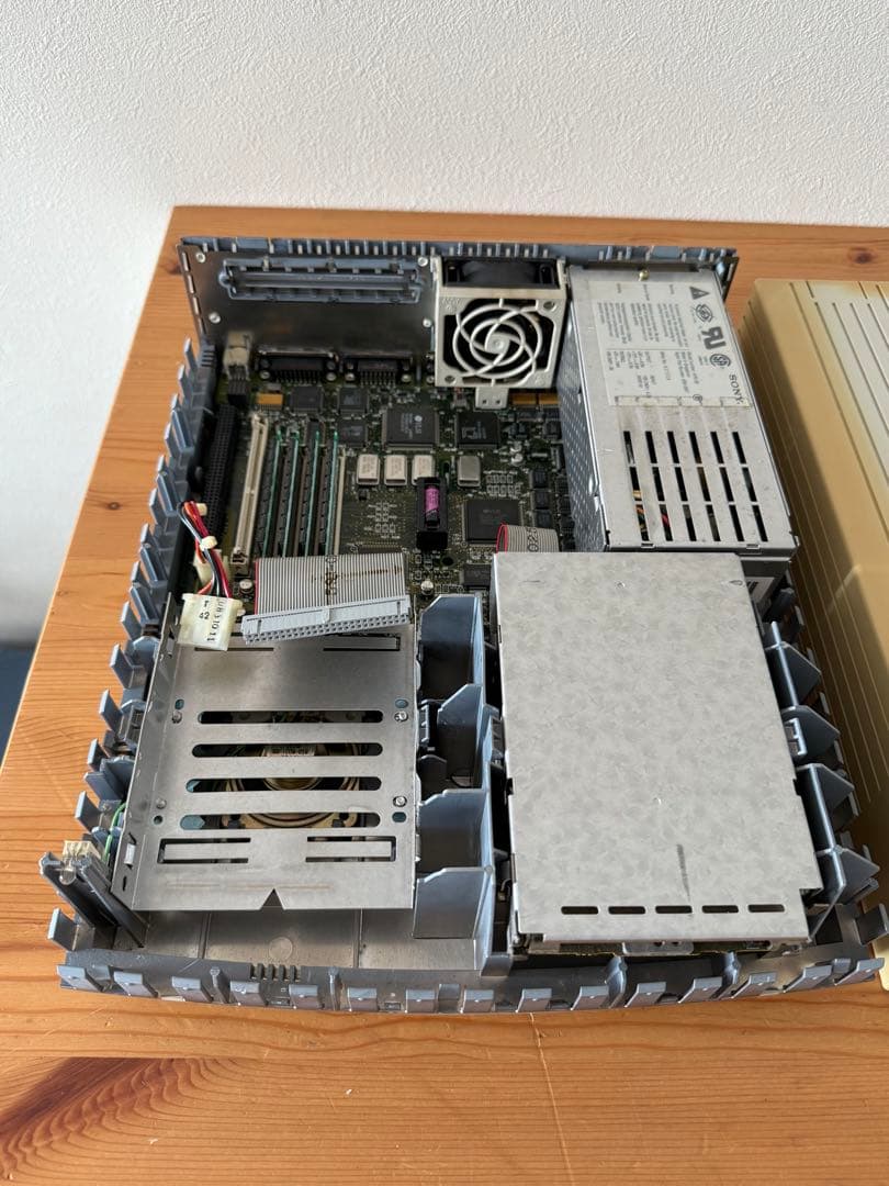 Macintosh IIsi ジャンク品　12”モニター　キーボード・マウス付き
